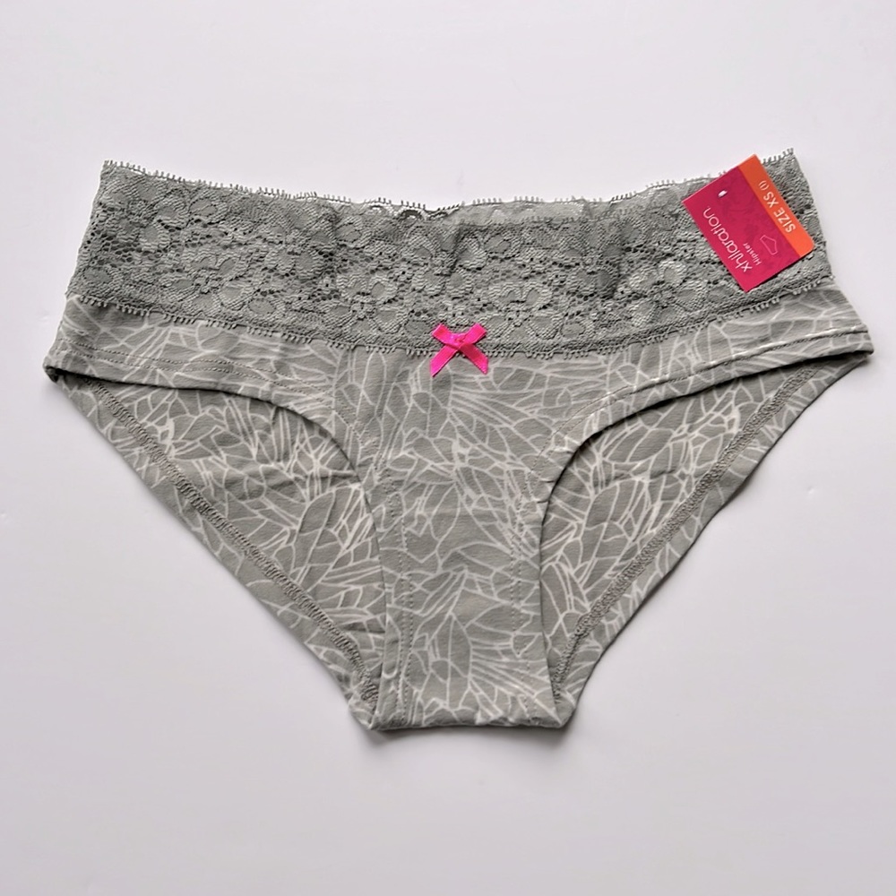 NWT Gray & White Hipster w/Lace Trim & Pink Bow Panty